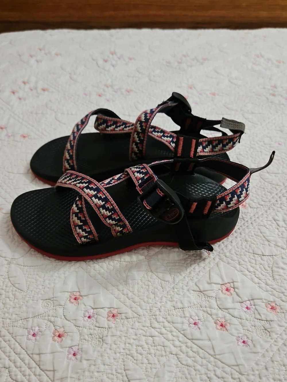 Chaco Z1 Red Blue White Strappy Sandals Shoes Sz 3 Youth